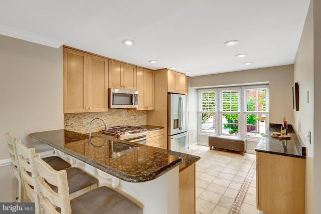 8004 TREVOR PL, Vienna, VA 22182