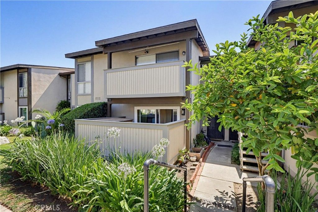 Image 2 of property listing at 23320 #G Sesame Street, Torrance, CA 90502