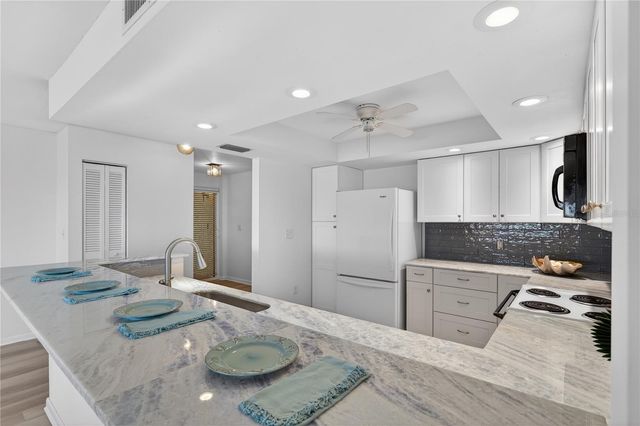 138 1ST STREET E 302, St Petersburg, FL 33715