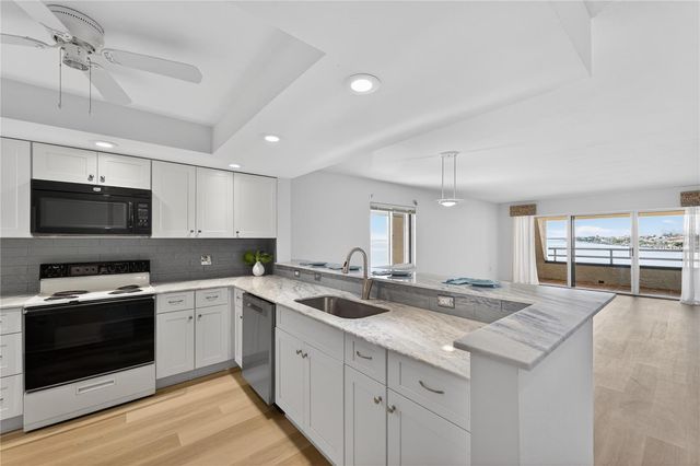 138 1ST STREET E 302, St Petersburg, FL 33715