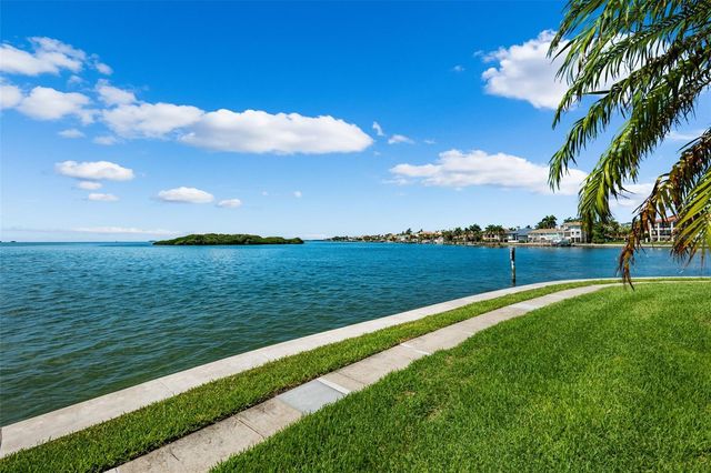 138 1ST STREET E 302, St Petersburg, FL 33715