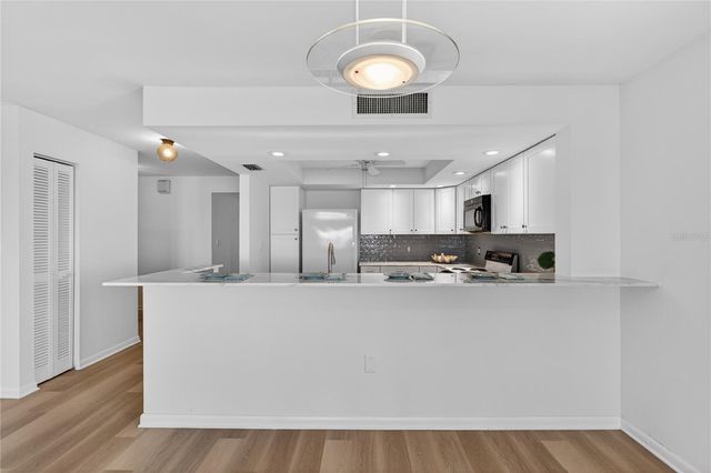 138 1ST STREET E 302, St Petersburg, FL 33715