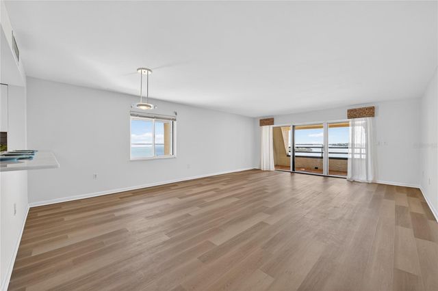 138 1ST STREET E 302, St Petersburg, FL 33715