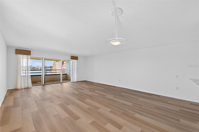 138 1ST STREET E 302, St Petersburg, FL 33715