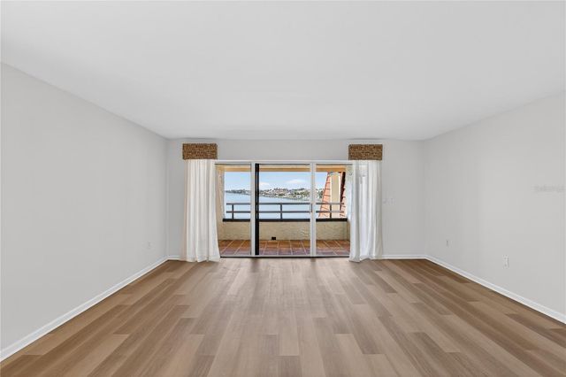 138 1ST STREET E 302, St Petersburg, FL 33715