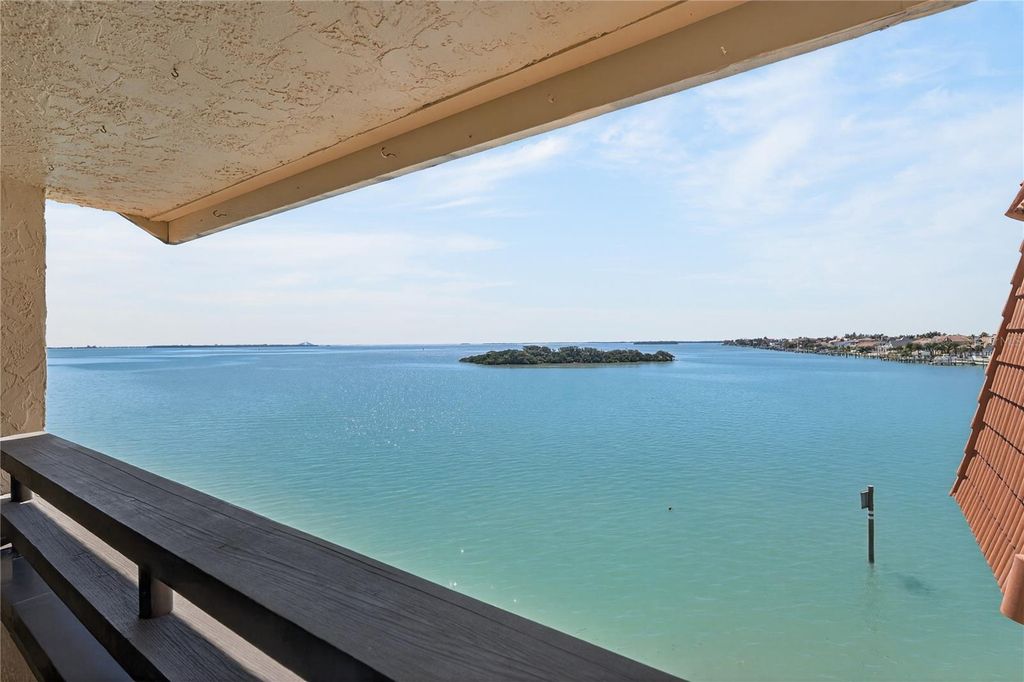 138 1ST STREET E 302, St Petersburg, FL 33715