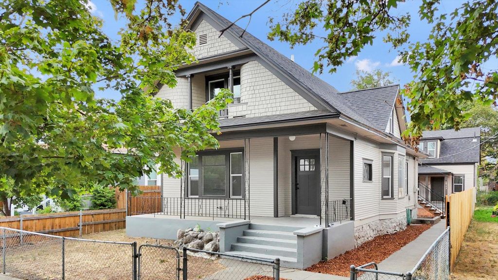 2016 W Gardner Ave, Spokane, WA 99201