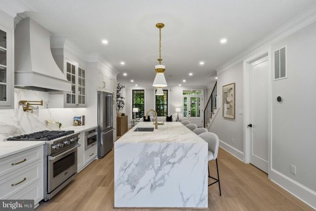 905 11TH ST NE, Washington, DC 20002