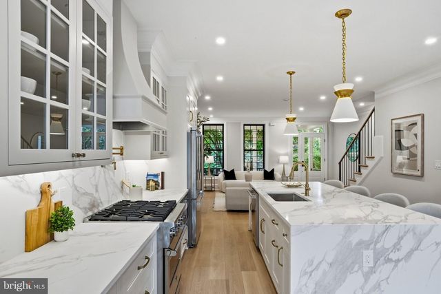 905 11TH ST NE, Washington, DC 20002