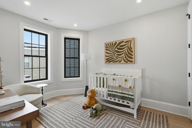 905 11TH ST NE, Washington, DC 20002