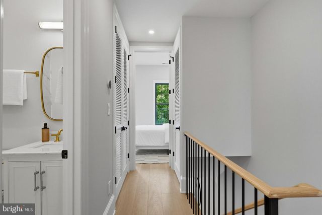 905 11TH ST NE, Washington, DC 20002