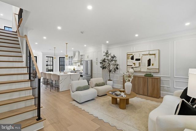 905 11TH ST NE, Washington, DC 20002