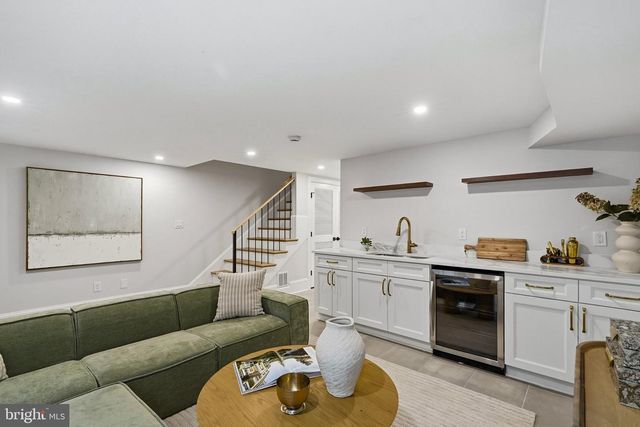 905 11TH ST NE, Washington, DC 20002
