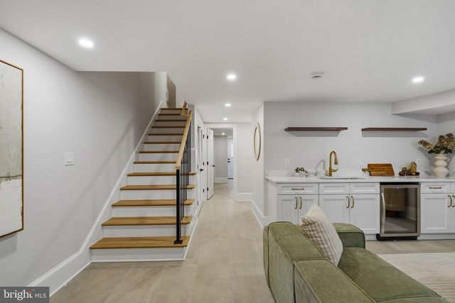 905 11TH ST NE, Washington, DC 20002