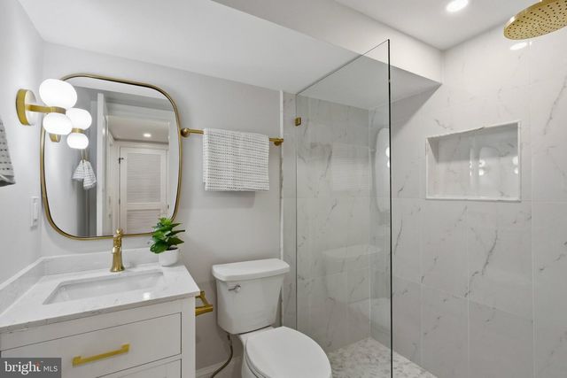 905 11TH ST NE, Washington, DC 20002