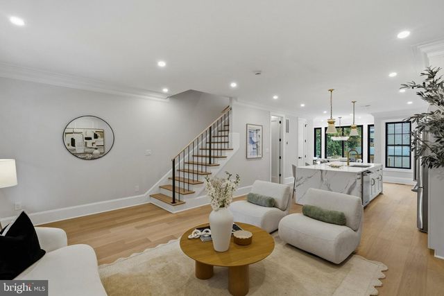 905 11TH ST NE, Washington, DC 20002