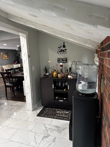 11 Maple, West Boylston, MA 01583