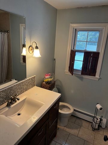 11 Maple, West Boylston, MA 01583