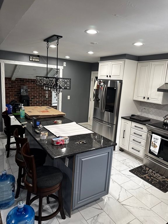 11 Maple, West Boylston, MA 01583