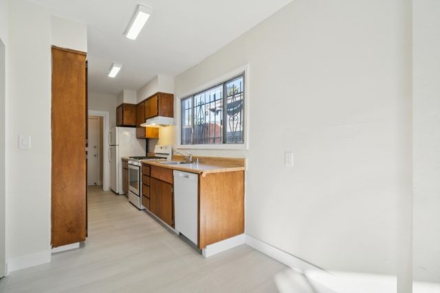 6628 Brann St, Oakland, CA 94605