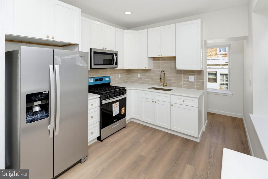 321 W FISHER ST, Philadelphia, PA 19120 — photo 4