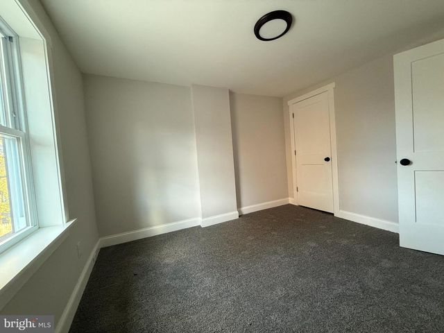 1181 S OCTAGON RD, Camden, NJ 08104