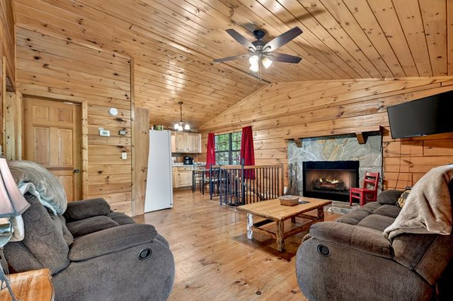 423 Laurel Creek Road, Blue Ridge, GA 30513