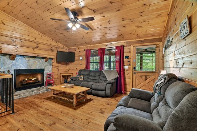 423 Laurel Creek Road, Blue Ridge, GA 30513