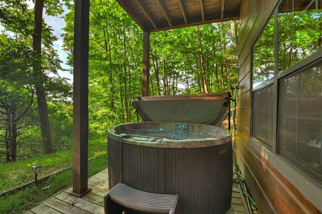 423 Laurel Creek Road, Blue Ridge, GA 30513