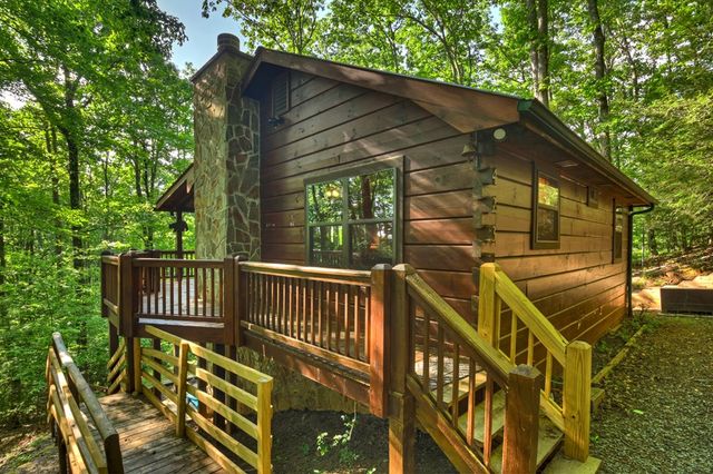 423 Laurel Creek Road, Blue Ridge, GA 30513