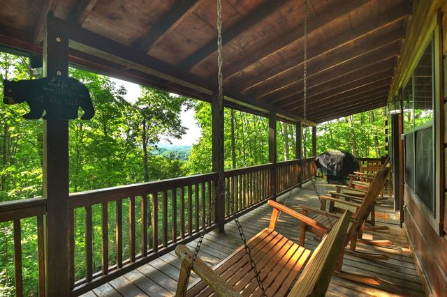 423 Laurel Creek Road, Blue Ridge, GA 30513