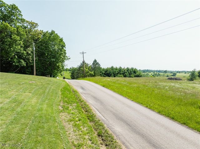 745 N Hopewell Road N, Hopewell, OH 43746