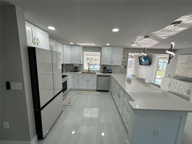 717 CRESTVIEW CIRCLE NW, Port Charlotte, FL 33948