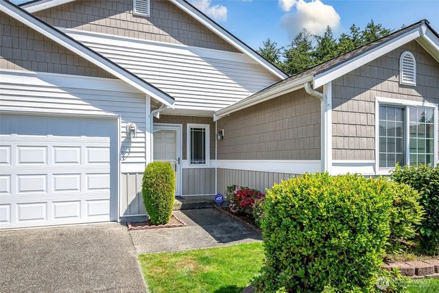 11809 5th Avenue Ct E, Tacoma, WA 98445