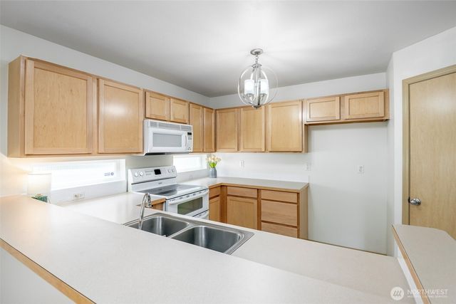 11809 5th Avenue Ct E, Tacoma, WA 98445