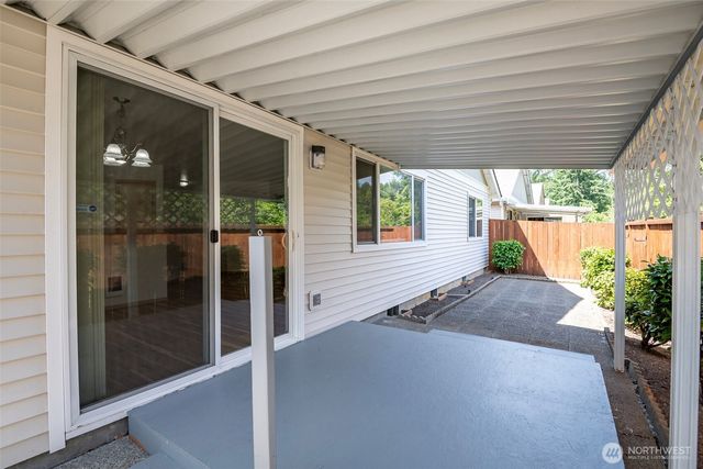 11809 5th Avenue Ct E, Tacoma, WA 98445