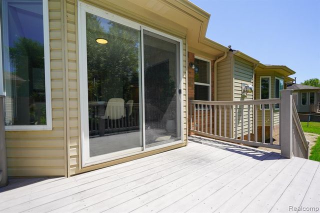 51819 Kings Pointe Drive, New Baltimore, MI 48047
