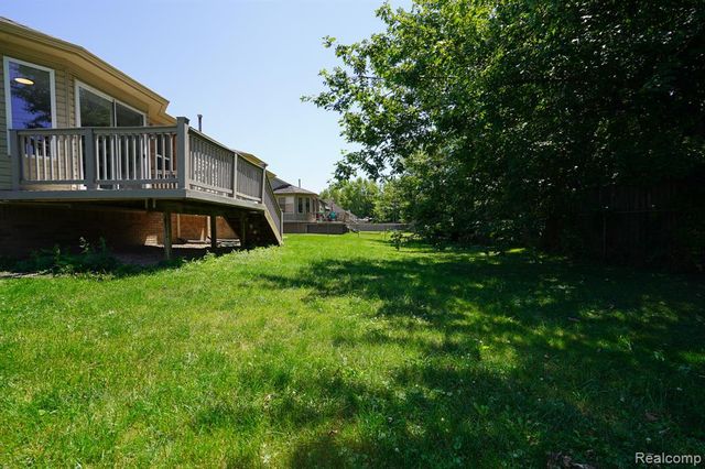 51819 Kings Pointe Drive, New Baltimore, MI 48047