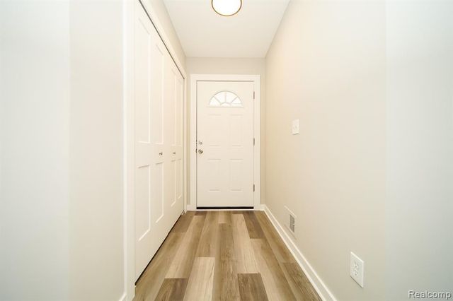 51819 Kings Pointe Drive, New Baltimore, MI 48047