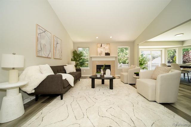 51819 Kings Pointe Drive, New Baltimore, MI 48047