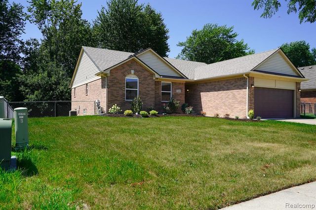 51819 Kings Pointe Drive, New Baltimore, MI 48047
