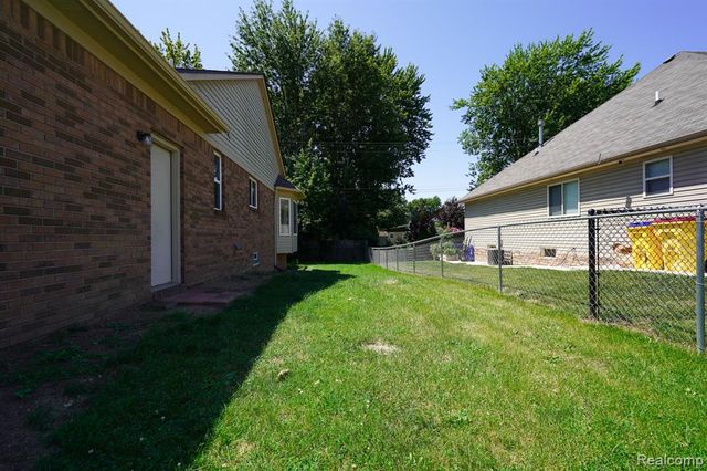 51819 Kings Pointe Drive, New Baltimore, MI 48047