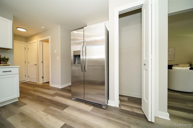 51819 Kings Pointe Drive, New Baltimore, MI 48047