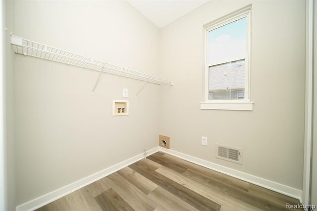 51819 Kings Pointe Drive, New Baltimore, MI 48047