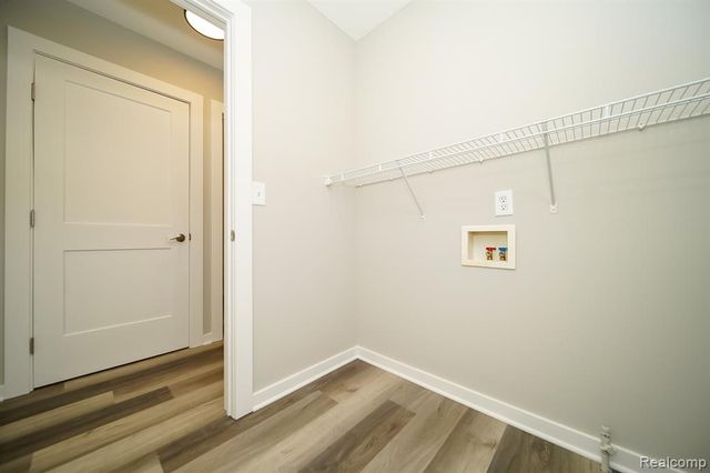 51819 Kings Pointe Drive, New Baltimore, MI 48047