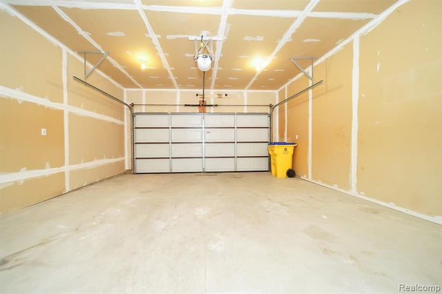 51819 Kings Pointe Drive, New Baltimore, MI 48047