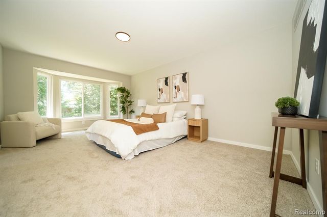 51819 Kings Pointe Drive, New Baltimore, MI 48047