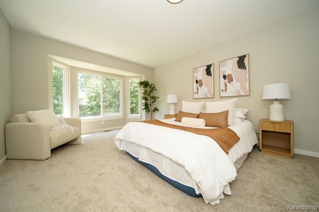 51819 Kings Pointe Drive, New Baltimore, MI 48047