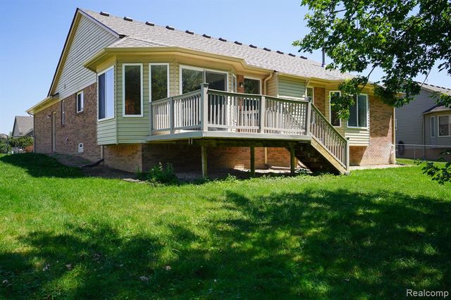 51819 Kings Pointe Drive, New Baltimore, MI 48047