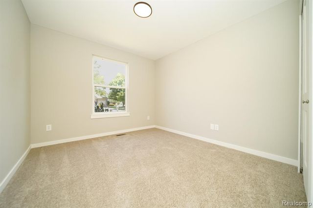 51819 Kings Pointe Drive, New Baltimore, MI 48047